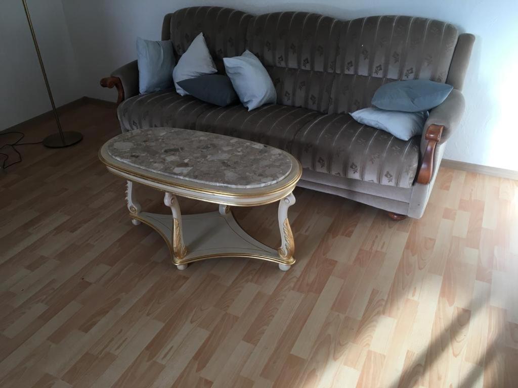 Gemuetliche Ferienwohnung Fuer 6 Personen Im Schloss Kastorf Knorrendorf Exterior foto